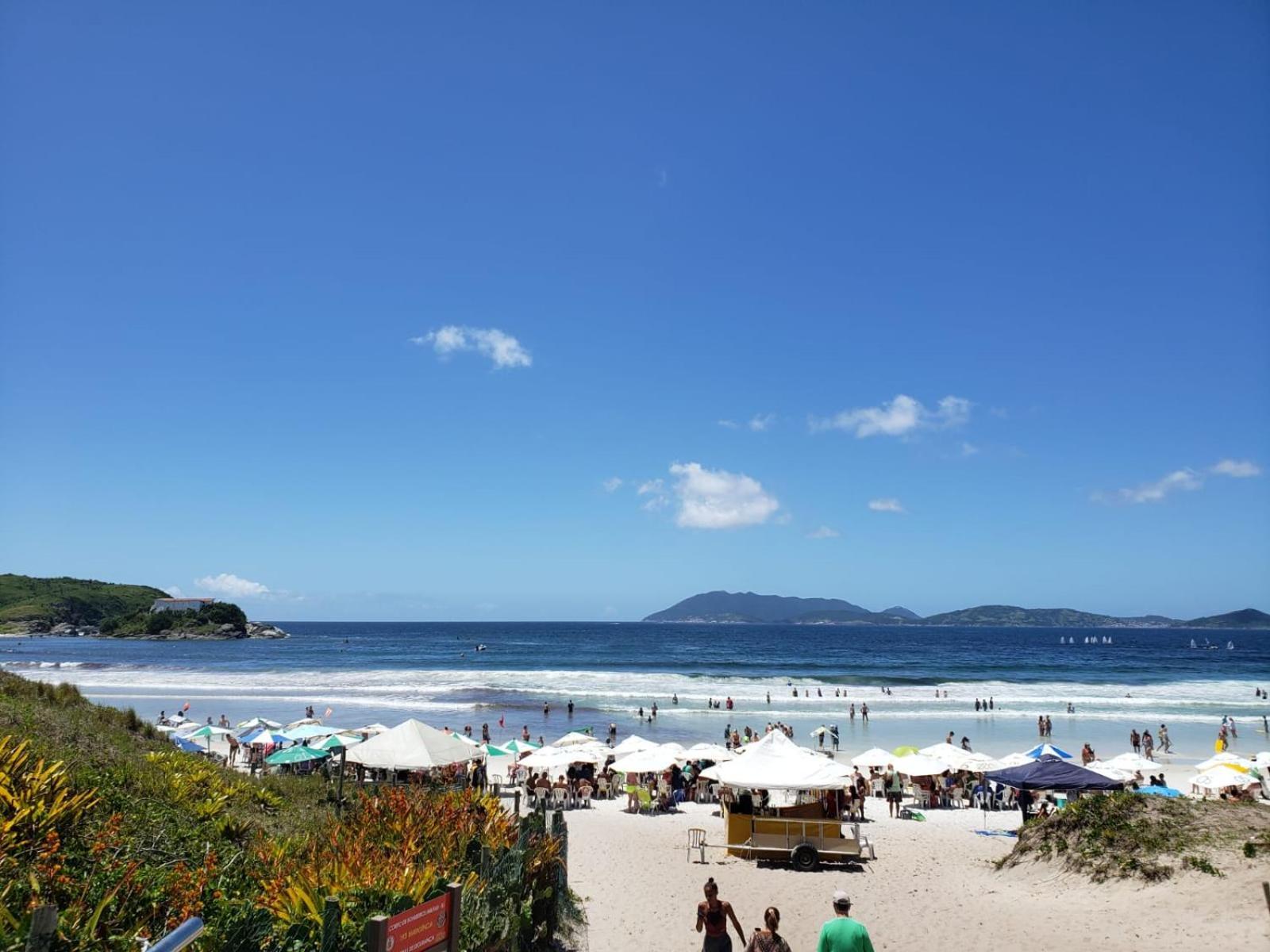 Localizacao Imbativel! A 98M Da Praia Do Forte Com Conforto, Ar-Condicionado E Estacionamento! Cabo Frio Bagian luar foto